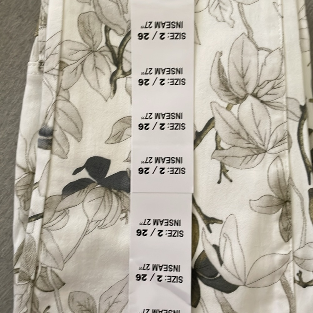 Buffalo David Bitton size 2/26 high rise skinny jeans. White/ivory/green floral - Picture 4 of 4